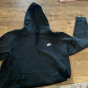 Black hoodie from Nike! Super basic sweat shirt!
